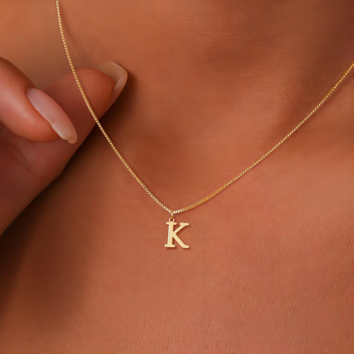 Birgitta | Kaulakoru Initaaleilla 18K Kulta