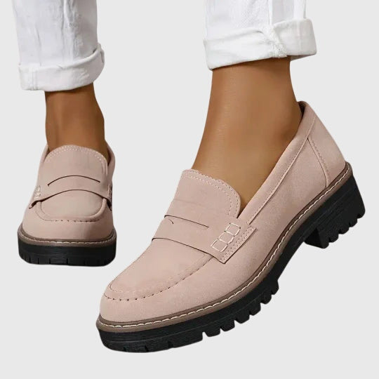 Birgitta | Ajattomat Suede Loaferit