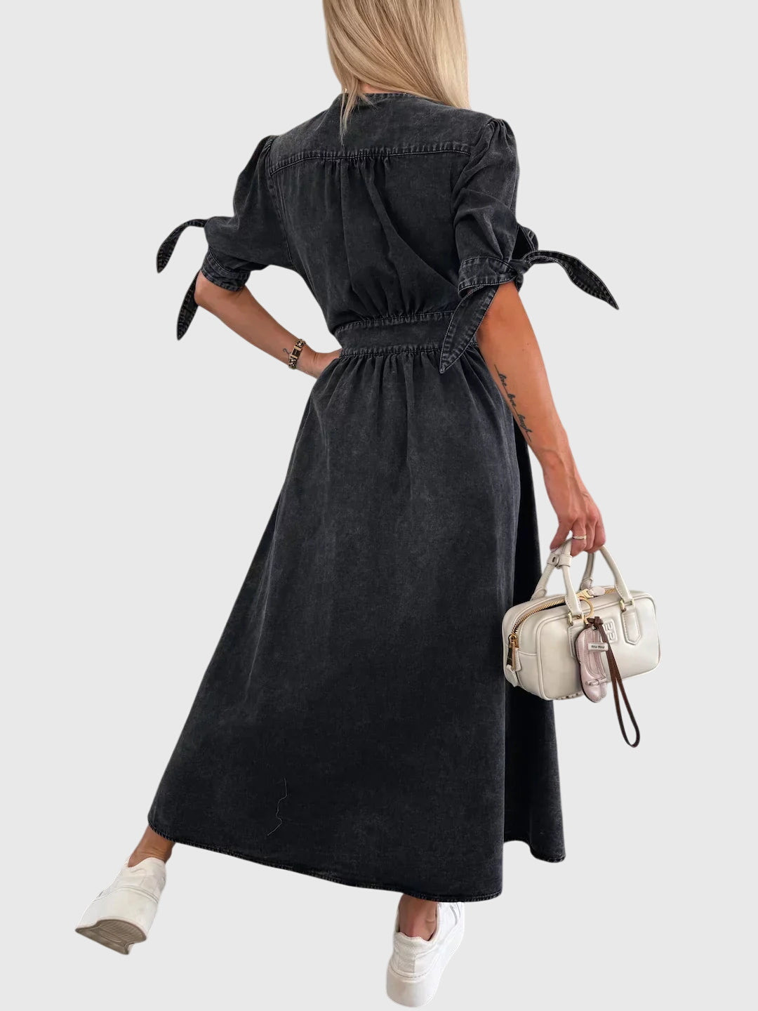 Birgitta | Tyylikäs Denim-mekko
