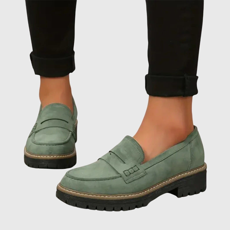 Birgitta | Ajattomat Suede Loaferit
